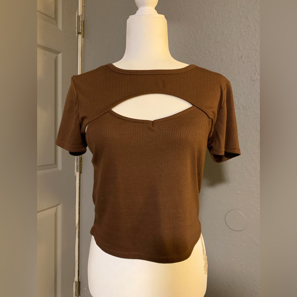 No Boundaries top